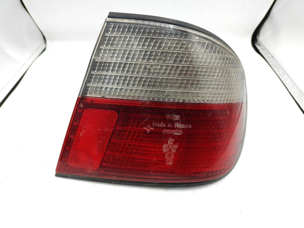 Nissan Primera P11 Sedan 1996 LHD Rear Right Side Taillight Light 23190202