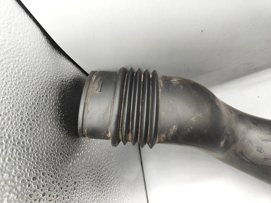 Alfa Romeo 159 2.2JTS 136kW 2007 Petrol air intake hose pipe 51782842 