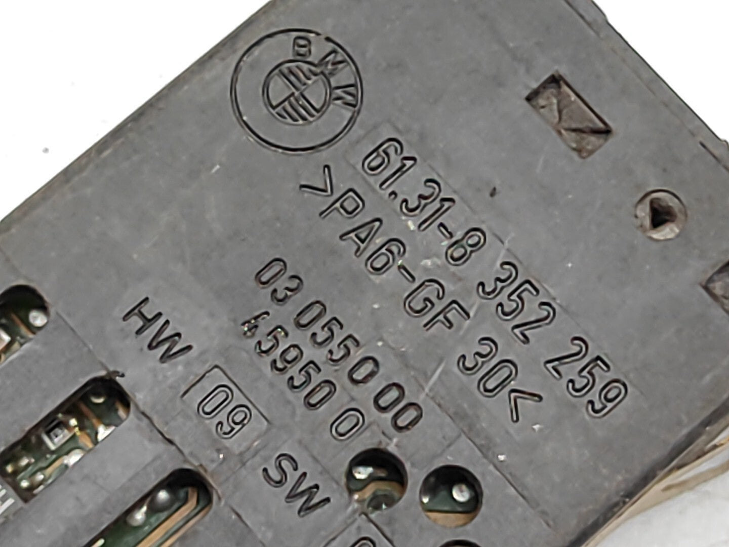 BMW 5 SERIES E39 530D 1999 Heated Seat Switch Button 8352259 61318352259