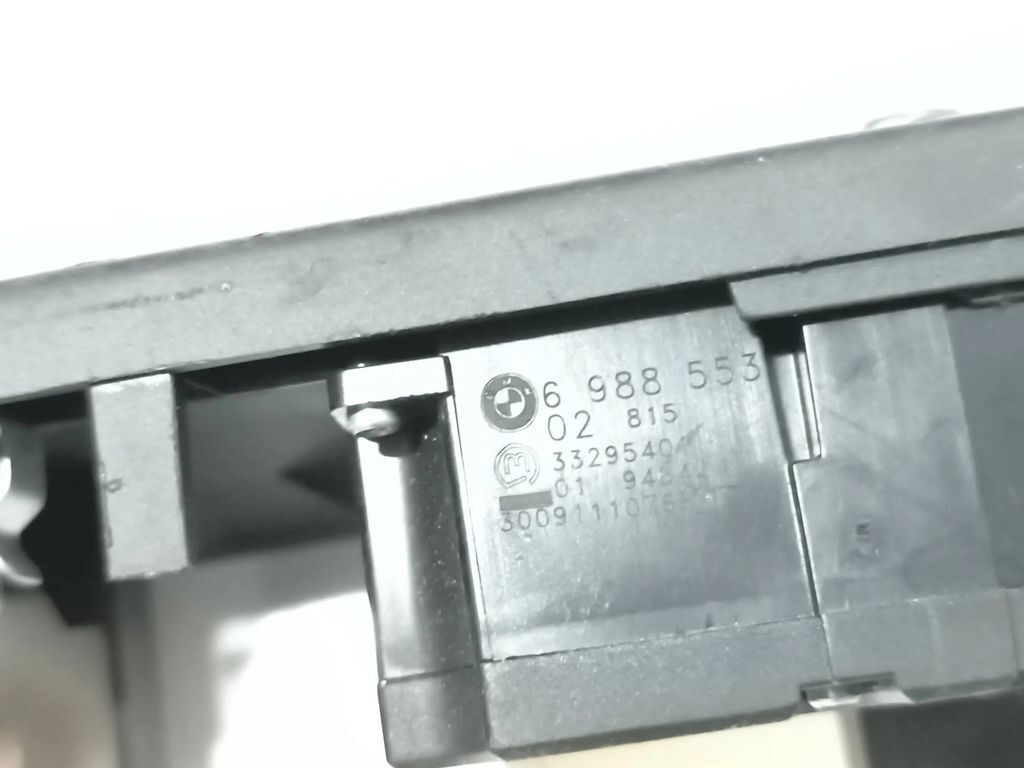 BMW 5 Series E60 E61 2007 HeadLight switch button 6988553 