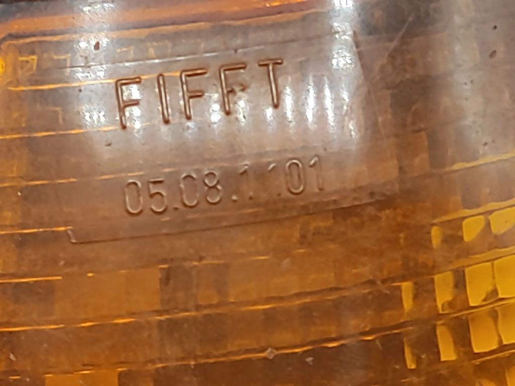 BMW 3 E36 1992 front left turn indicator light 05081101 