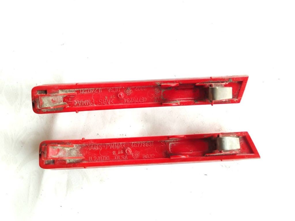 Alfa Romeo 147 Facelift 2005 rear bumper light reflector 46778631 