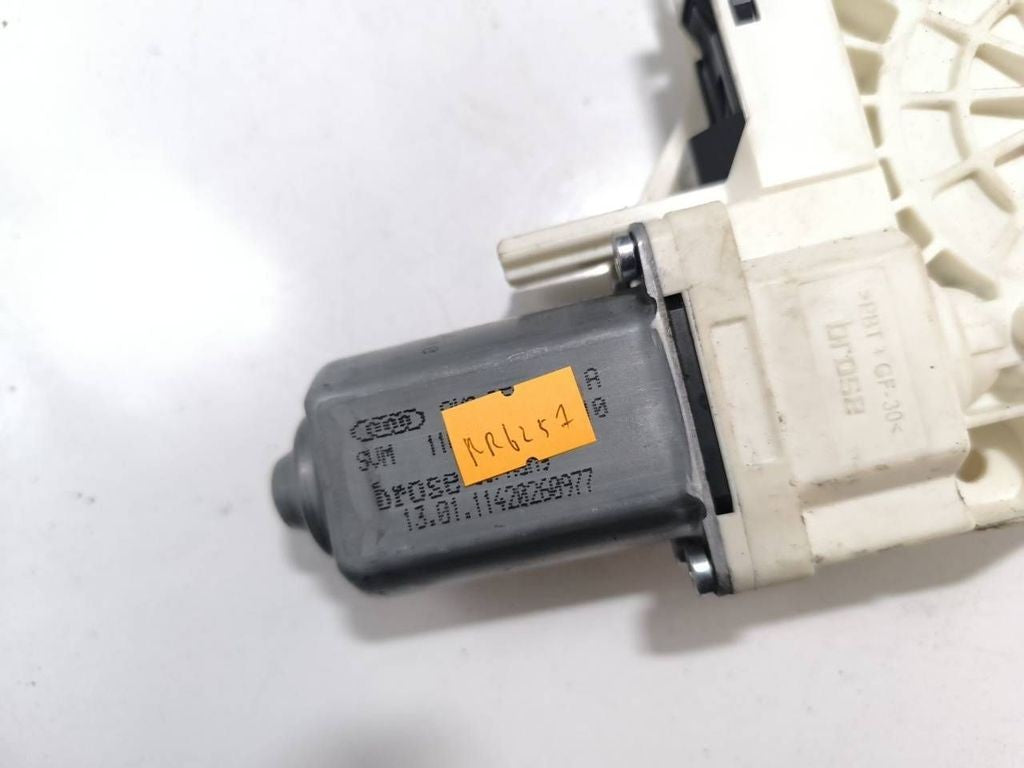 Audi A4 S4 B8 8K 2014 front right window regulator motor 8K0959802A 