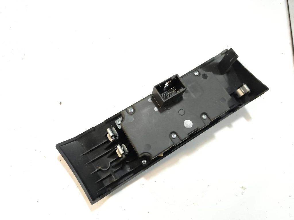 BMW 5 Series E60 E61 2008 HeadLight switch button 6988553 