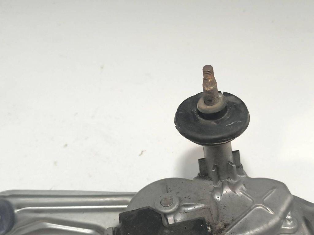 Toyota Avensis T250 2.0D4D 2006 Rear wiper motor 8513005100 