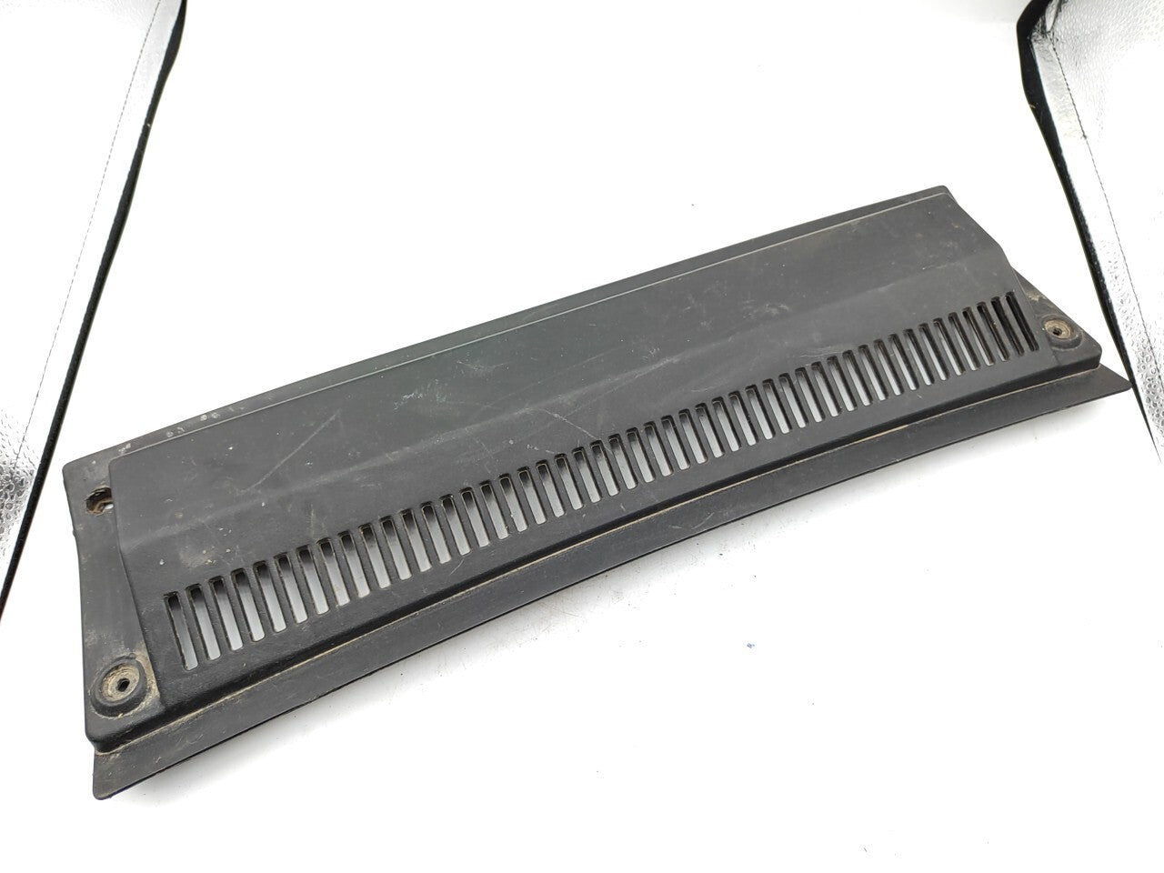 Alfa Romeo 166 2.4JTD 2001 Front Windshield Wiper Trim 60609592