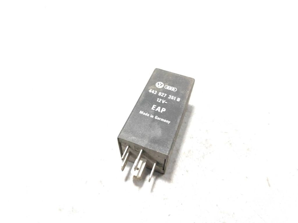 Audi 80 90 S2 B4 1993 relay 443927351B 
