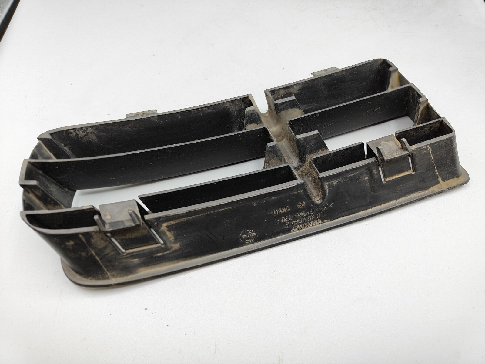 Volkswagen Golf MK4 2001 Front Left Bumper Lower Grill 1J0853666E