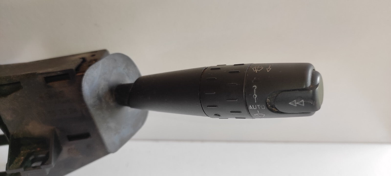 Peugeot 607 3.0i V6 2001 LHD Front Wiper / Indicator Light Stalk Lever 61557024