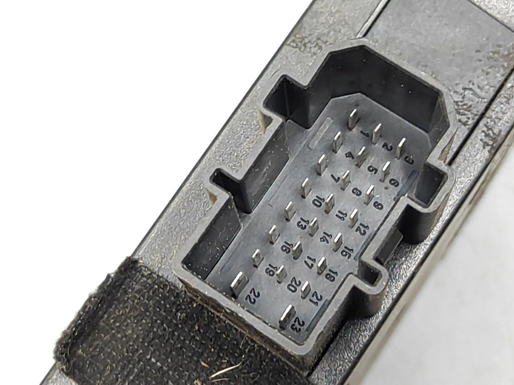 Volkswagen Golf 1.9TDI 81kW 2000 Comfort convenience body module 1J0959799Q 