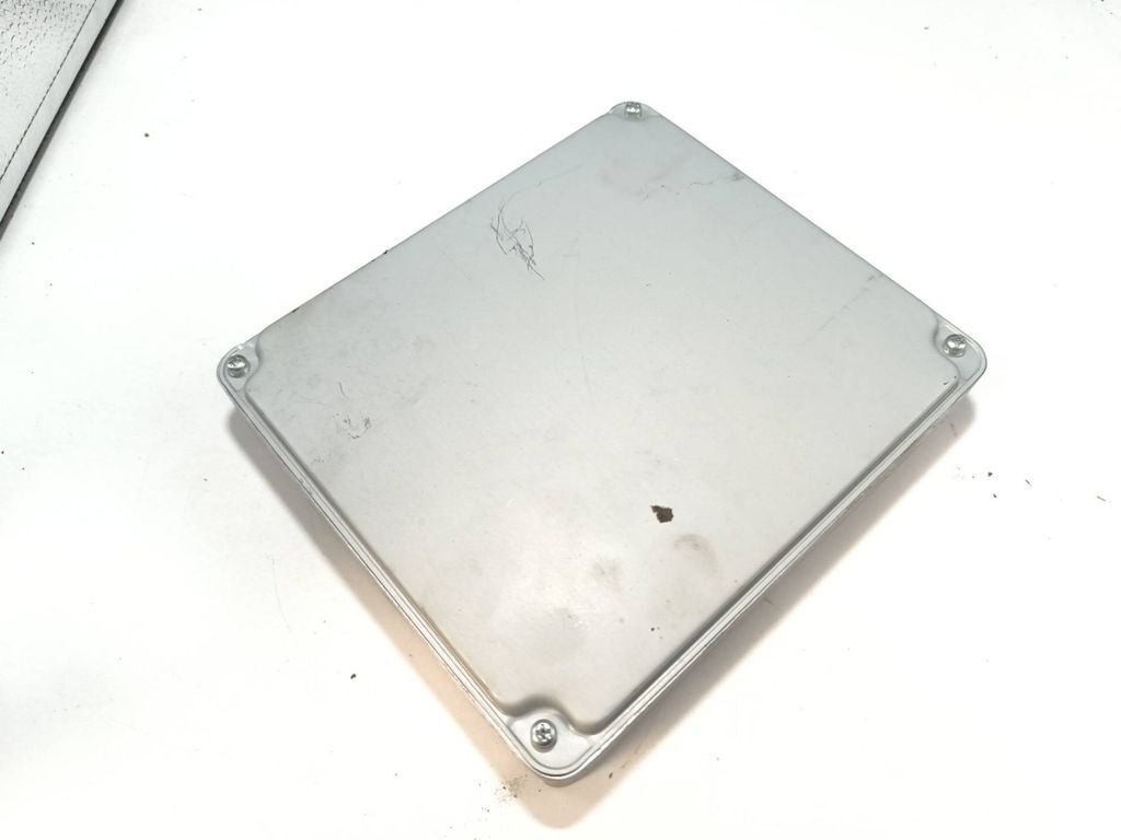 Toyota Avensis T250 2.2D 2006 Engine control unit module ECU 8966105821 