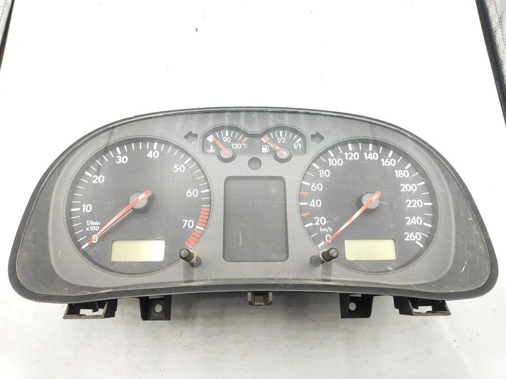 Volkswagen Golf IV 1998 LHD Petrol speedometer instrument cluster 1J0919860D 