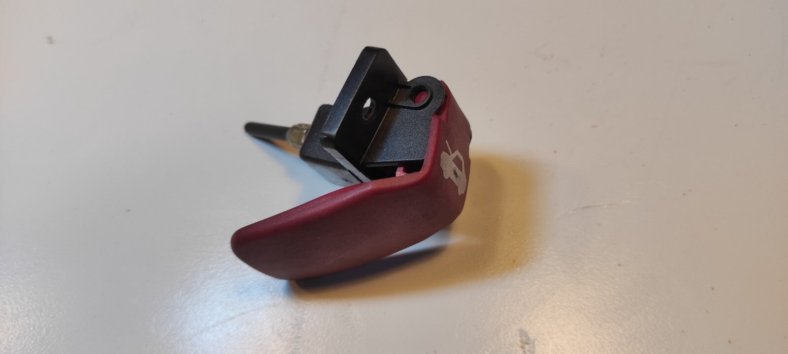 Alfa Romeo GT 1.9JTD 110kW 2004 LHD Front Hood/ Bonnet Release Handle 