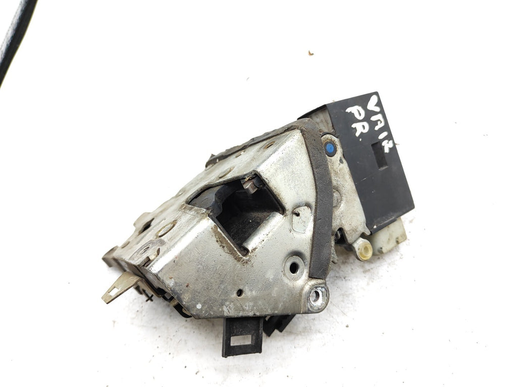 BMW 5 SERIES E39 530D 142kW 2001 Rear Right Door Exterior Lock 67118352165