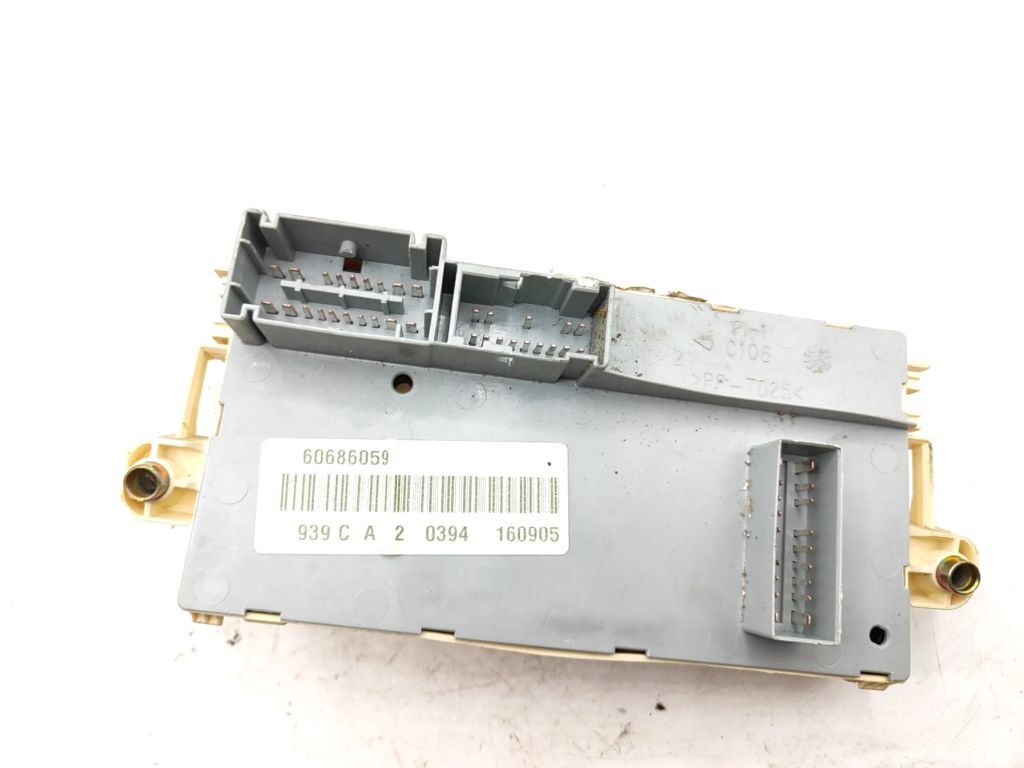 Alfa Romeo 159 2006 Fuse box unit relay module 60686059 
