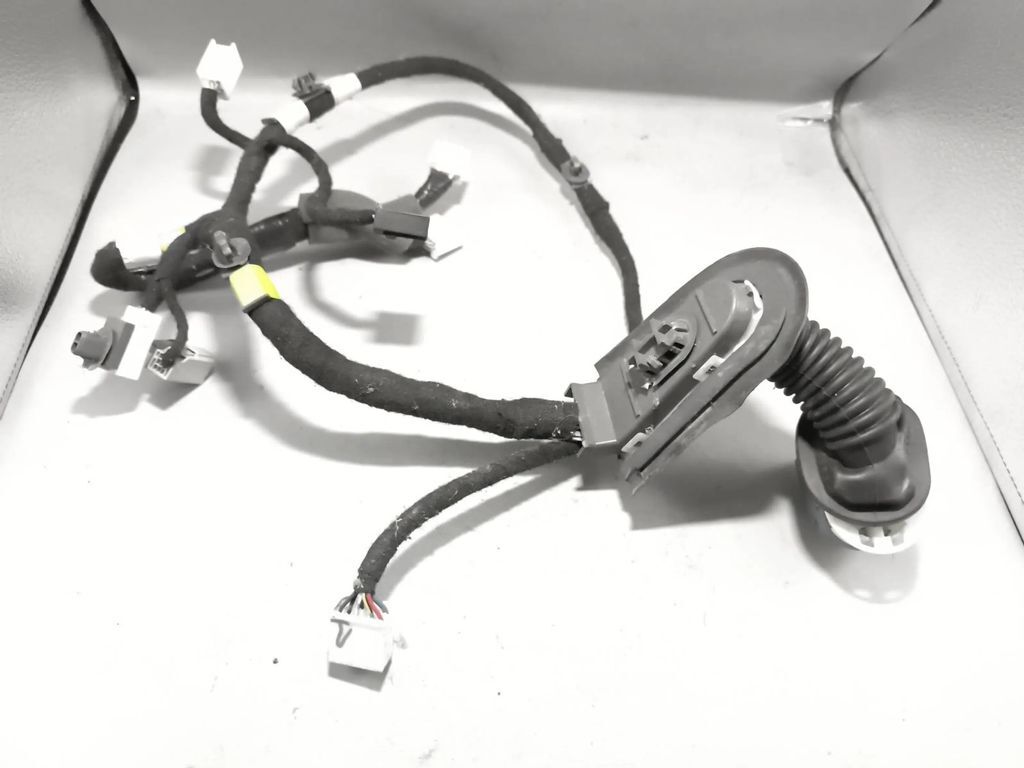 Mazda 3 BM III Hatchback 2014 front door wiring loom harness BPM567190 