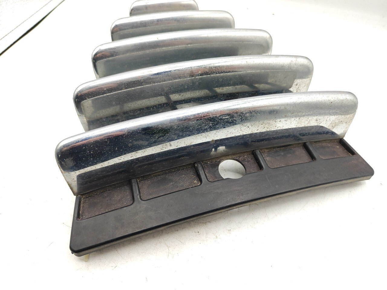 Alfa Romeo 147 Facelift 2007 Front Bumper Center Grill LS383060