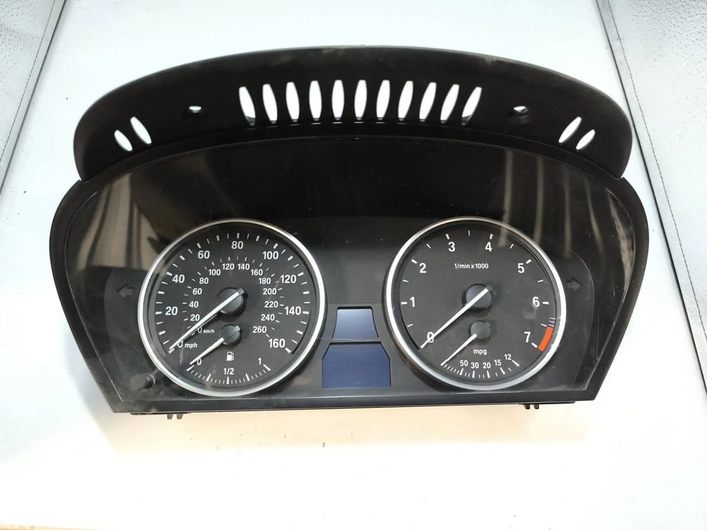 BMW 5 E60 E61 550i 2008 Petrol speedometer instrument cluster 9153749 