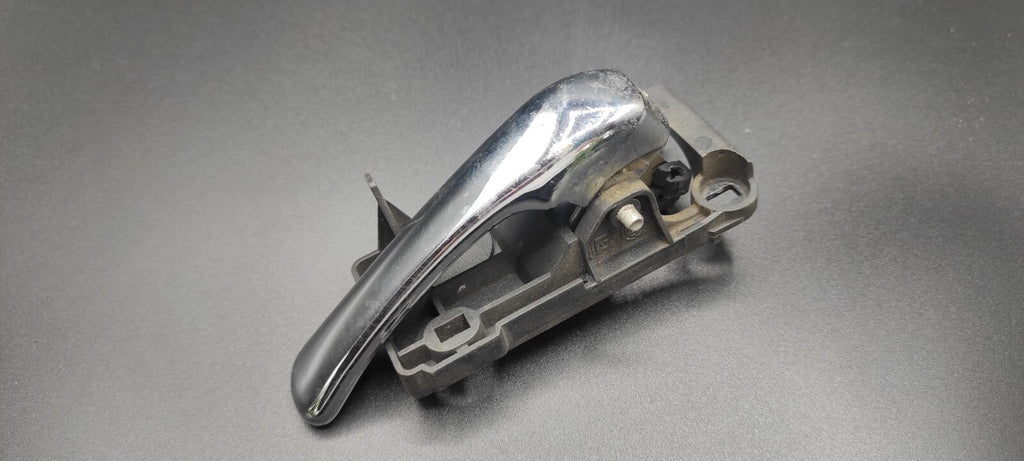 Alfa Romeo GT 1.9JTD 110kW 2007 Front Left Door Opening Inner Handle 46736147