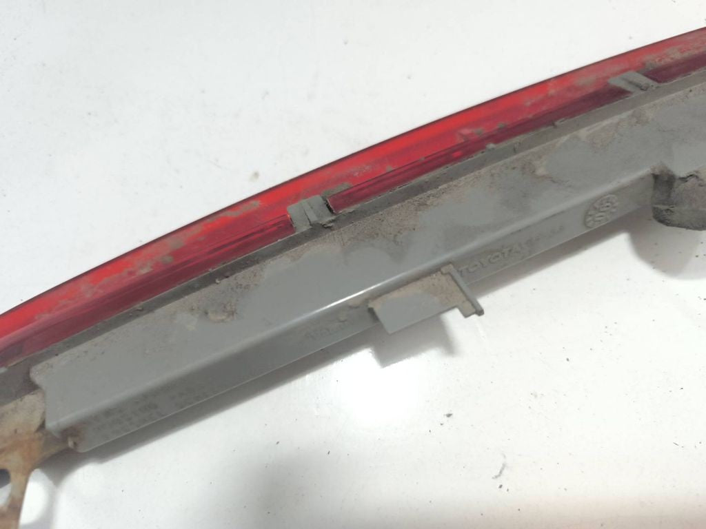 Toyota Avensis T250 2006 Rear Third brake center stop light 0553 