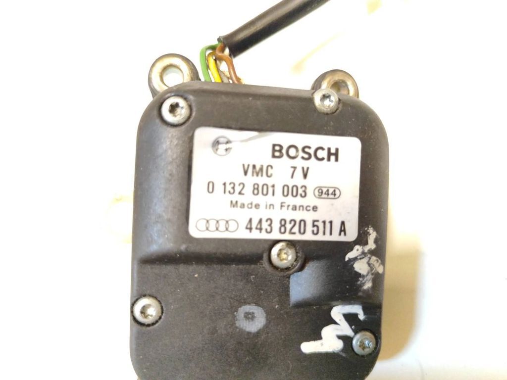 Audi A6 S6 C4 4A 2.5TDI 1995 Air heater flap actuator motor 443820511A 