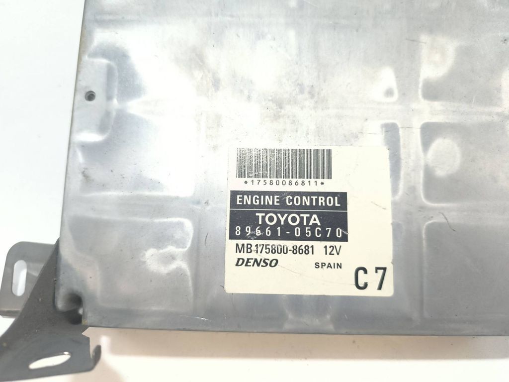 Toyota Avensis T250 2008 DCAT 8966105C70 Engine control unit module ECU 