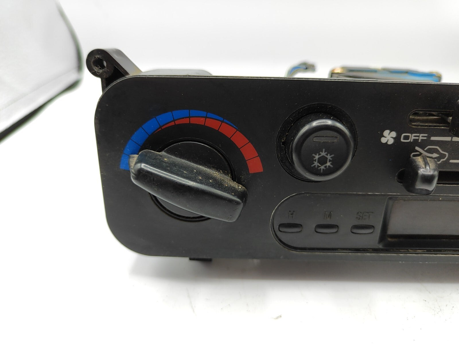 Mitsubishi Lancer 1996 Climate Control Heater Switches MB878417