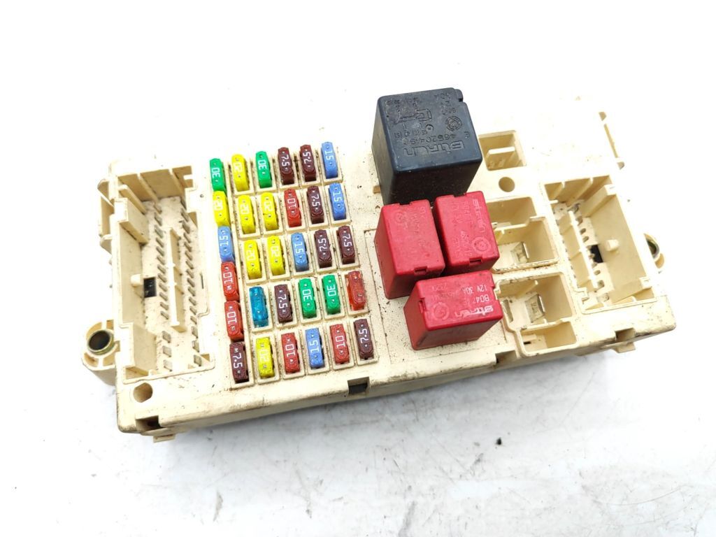 Alfa Romeo 159 2006 Fuse box unit relay module 60686059 