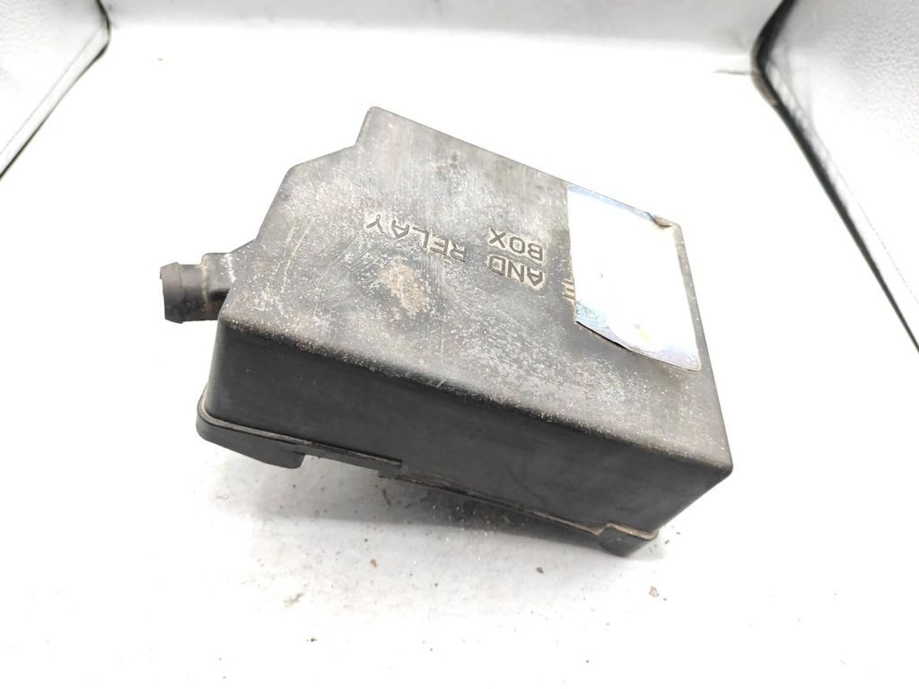 Alfa Romeo 147 1.9JTD 88kW 8V FL 2007 Fuse box cover 1149807 