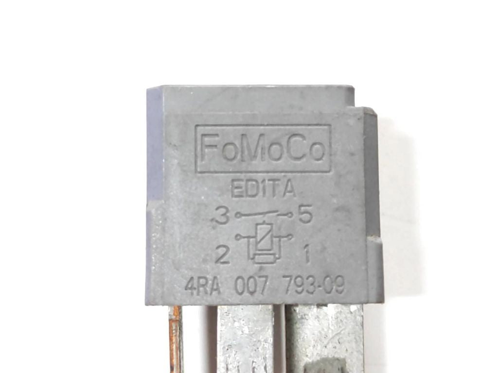 Ford Mondeo Mk III 2002 relay 6G9T14B192EA 
