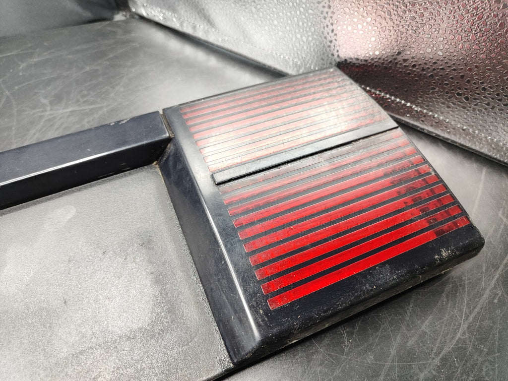 Opel Ascona C 1987 Rear Tailgate Trunk Boot Blenda Number Plate Bar ZB138302