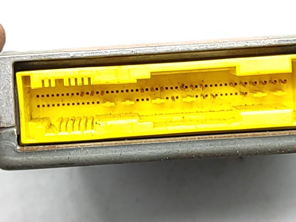 Volkswagen VW PASSAT B5 Saloon 1999 Control unit module 1J0909607 