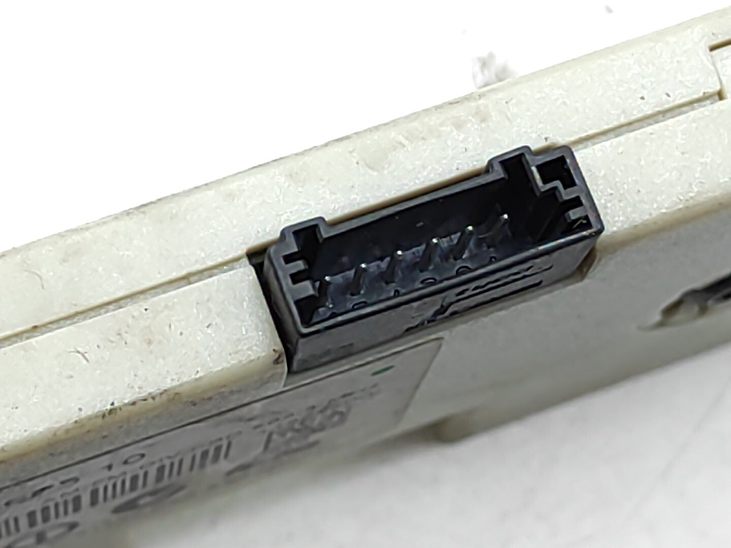 BMW 3 Series 330D 170kW E90 E91 Roof Antenna Amplifier AV692893406