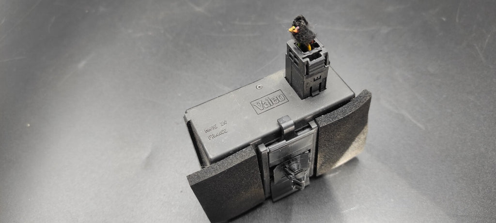 Peugeot 607 3.0 V6 2002 Relay Module Control Unit 9648572680