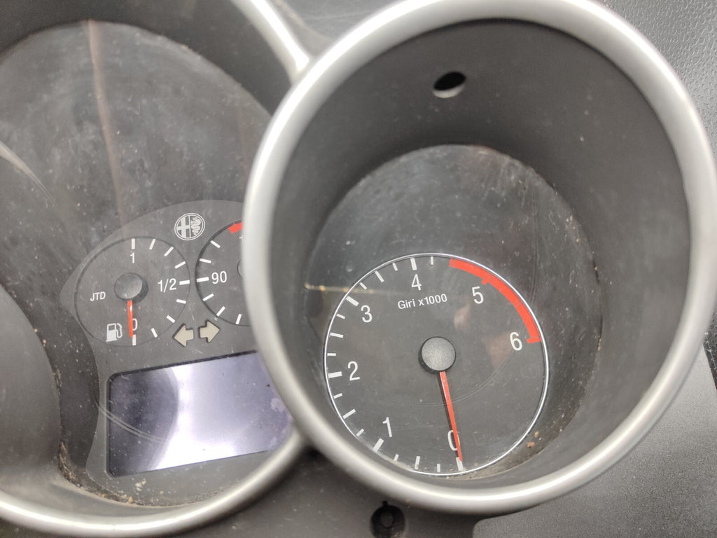 Alfa Romeo 147 Diesel 1.9JTD 2003 LHD Speedometer Cluster 735290181
