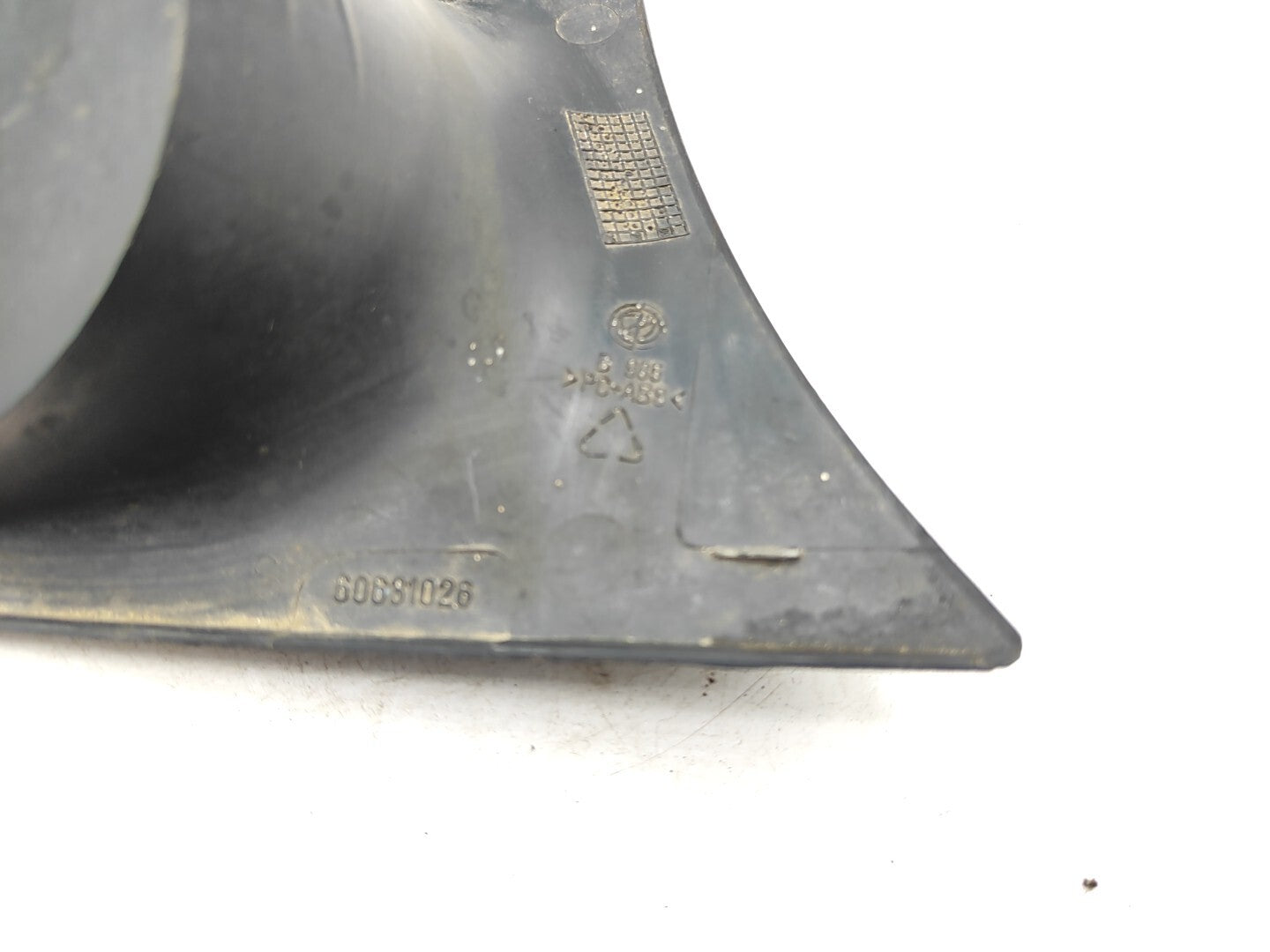 Alfa Romeo 156 SW 2.0TS 2001 Front Left Lower Bumper Grill 60631026