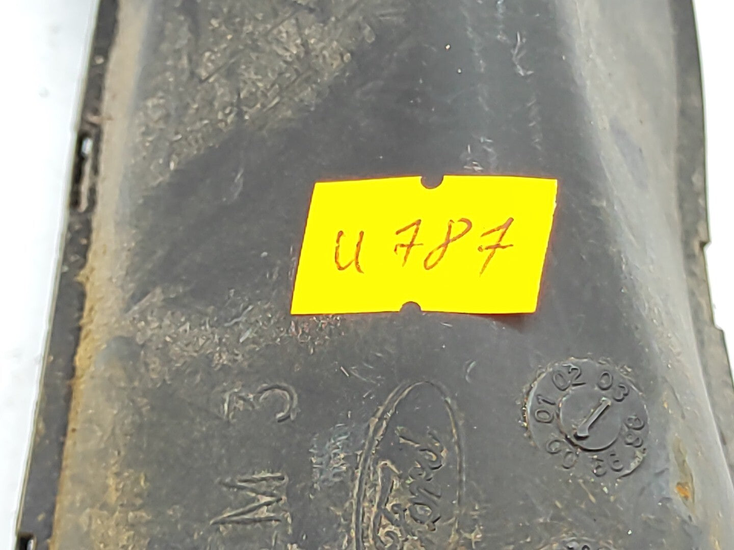 Ford Focus MK1 1.6i 74kW 100PS 2001 Engine Air Intake Pipe Hose 98AB9E635