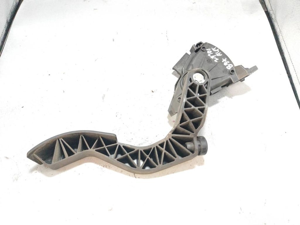 Audi A6 S6 C5 4B 2001 Diesel accelerator throttle pedal 8D1723523P 