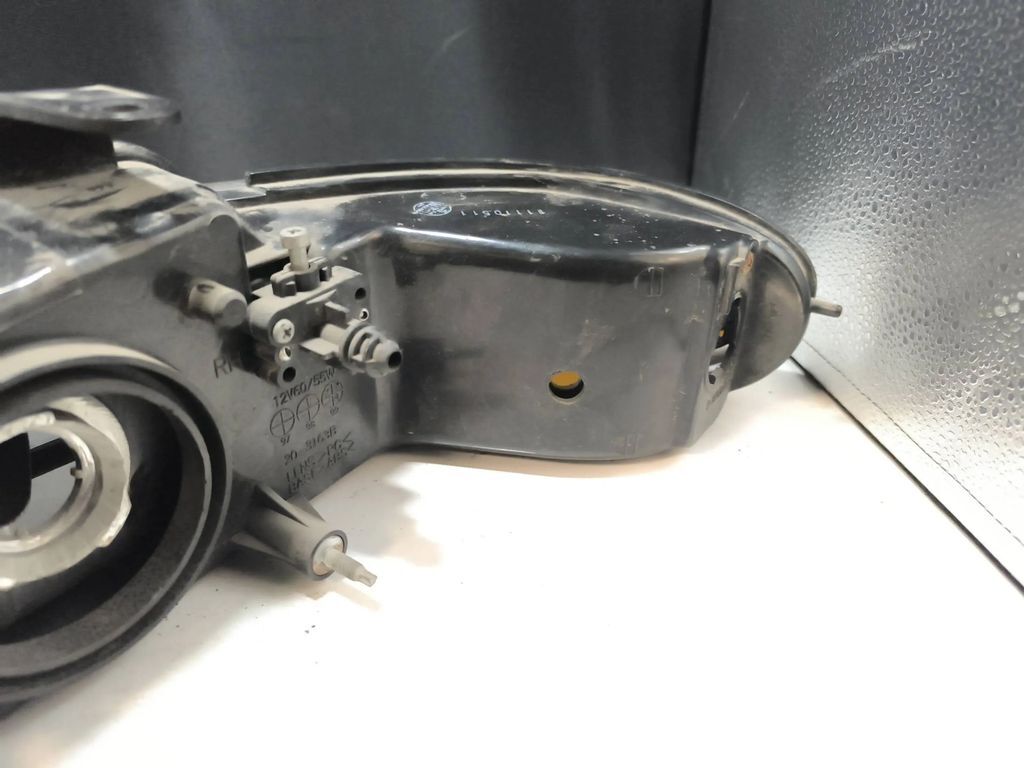 Chrysler Voyager 1998 LHD Front Right Side headlight headlamp 203163 
