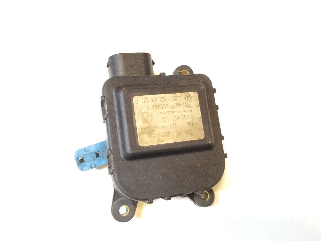 Audi A4 S4 B5 8D 1998 Air heater flap actuator motor 8D2820511E 