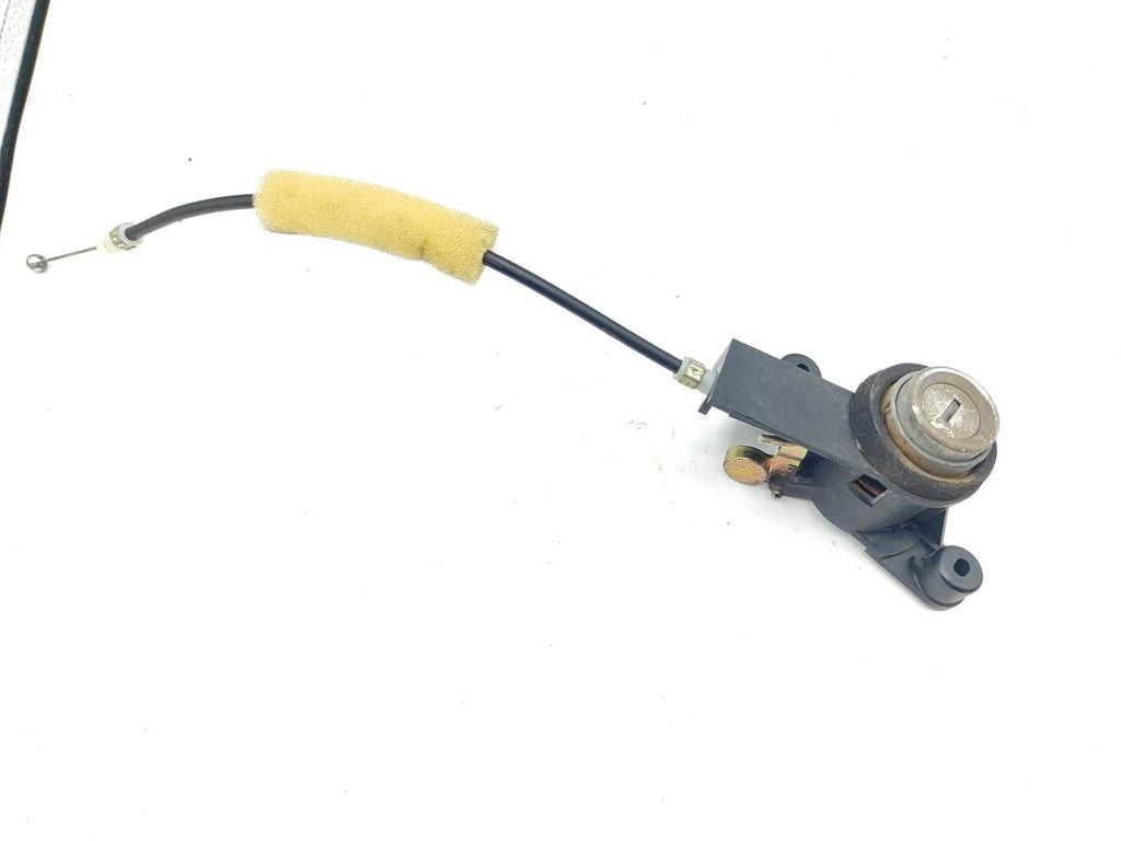 Rover 25 2001 Tailgate trunk boot lock catch latch R30198 