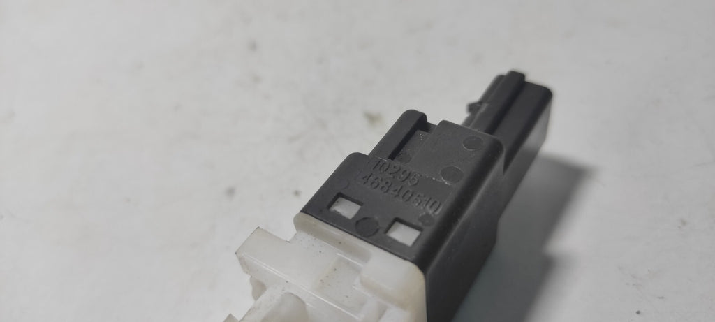 Alfa Romeo 147 Diesel JTD 110kW 2003 Brake Pedal Sensor 46840510