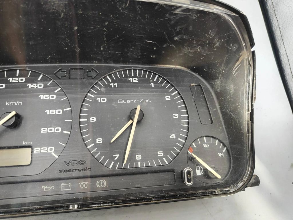 Volkswagen Golf III 1993 LHD speedometer instrument cluster 1H6919850FX 