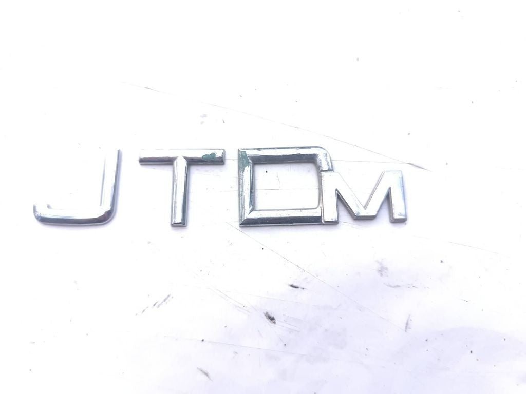 Alfa Romeo 147 2006 Rear Tailgate Manufacturers model badge 