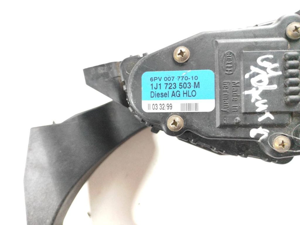 Volkswagen Golf IV 1999 Diesel accelerator throttle pedal 1J1723503M 