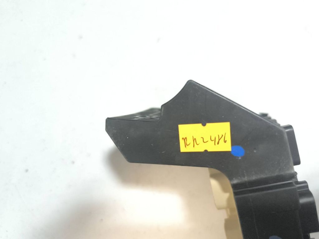 Toyota Avensis T250 2006 Fuse box module 8273405030 