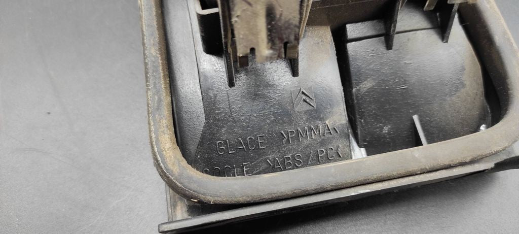 Citroen Xantia 1995 tailgate rear tail light lamp E291030 