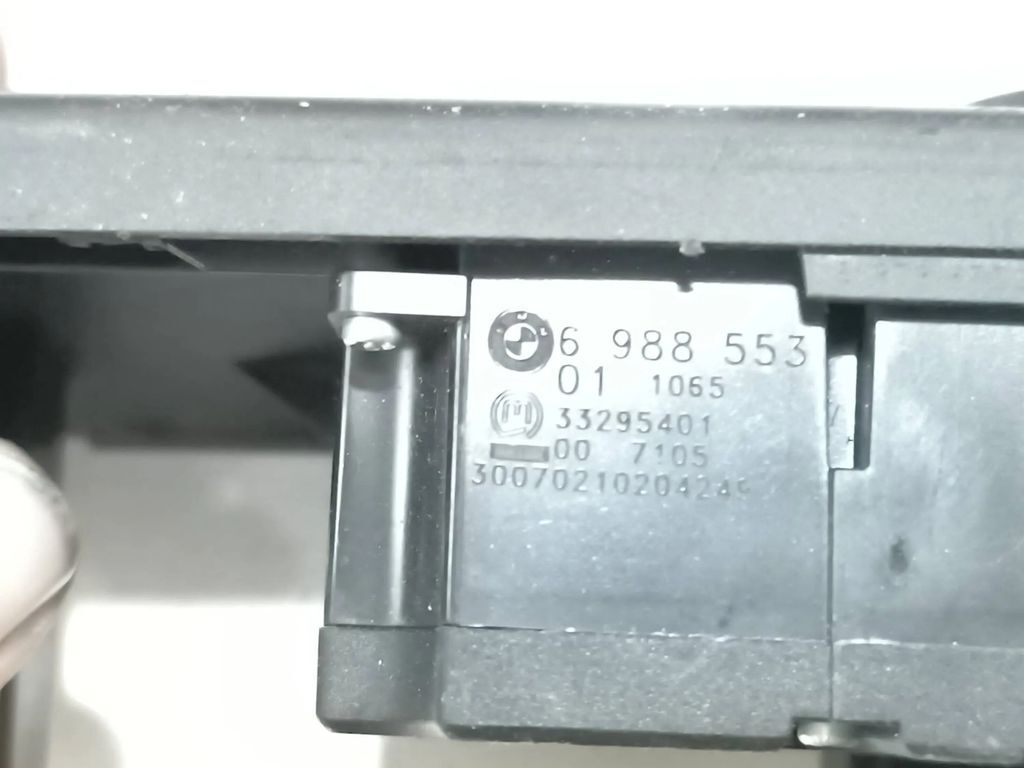 BMW 530D Series E60 E61 2007 HeadLight switch button 6988553 