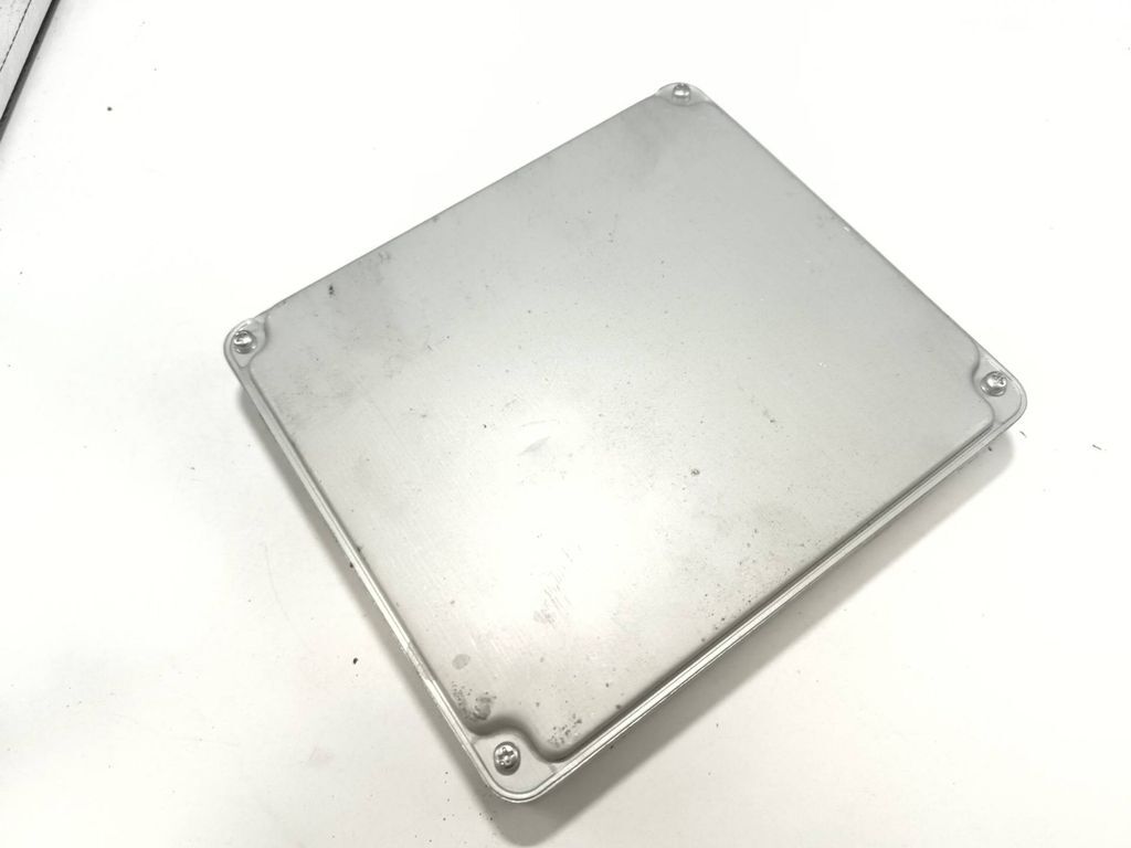 Toyota Avensis T250 2.2 2003 Engine control unit module ECU 8966105C80 