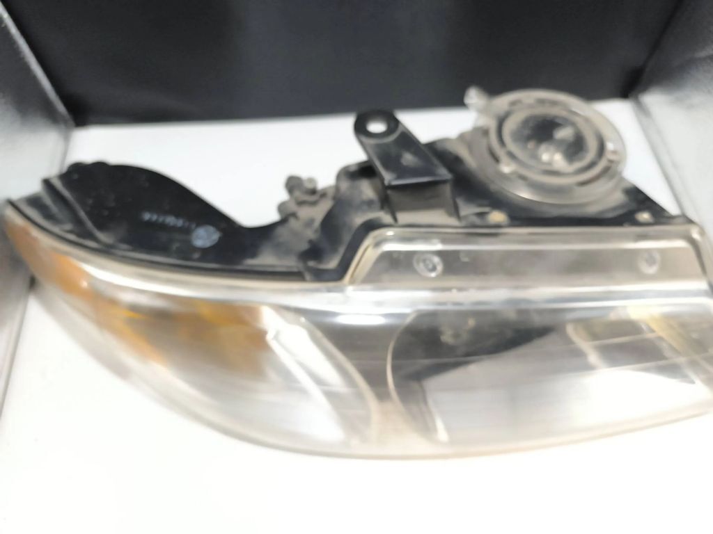 Chrysler Voyager 1998 LHD Front Right Side headlight headlamp 203163 